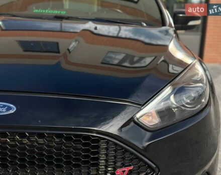Чорний Форд Фокус, об'ємом двигуна 2 л та пробігом 123 тис. км за 12990 $, фото 4 на Automoto.ua