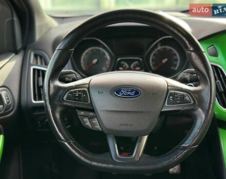 Чорний Форд Фокус, об'ємом двигуна 2 л та пробігом 123 тис. км за 12990 $, фото 32 на Automoto.ua
