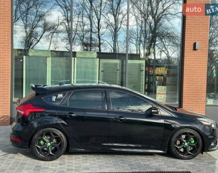 Чорний Форд Фокус, об'ємом двигуна 2 л та пробігом 123 тис. км за 12990 $, фото 7 на Automoto.ua