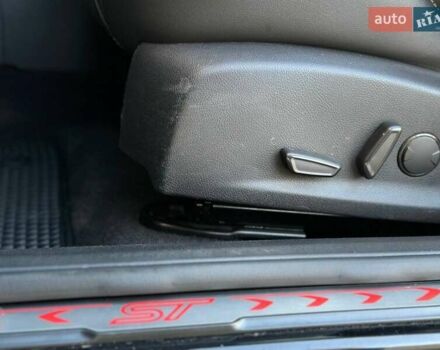 Чорний Форд Фокус, об'ємом двигуна 2 л та пробігом 123 тис. км за 12990 $, фото 19 на Automoto.ua