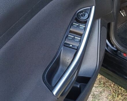 Чорний Форд Фокус, об'ємом двигуна 2 л та пробігом 106 тис. км за 10000 $, фото 7 на Automoto.ua