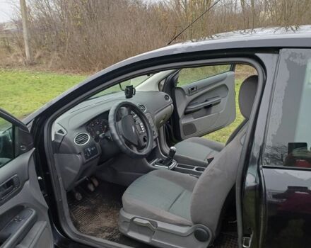 Черный Форд Фокус, объемом двигателя 1.4 л и пробегом 170 тыс. км за 3500 $, фото 3 на Automoto.ua