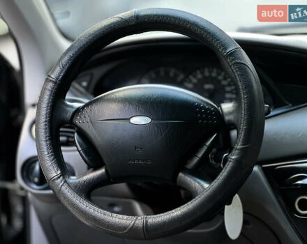 Черный Форд Фокус, объемом двигателя 2 л и пробегом 250 тыс. км за 2300 $, фото 14 на Automoto.ua