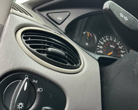 Черный Форд Фокус, объемом двигателя 1.8 л и пробегом 178 тыс. км за 2850 $, фото 25 на Automoto.ua