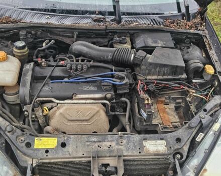 Черный Форд Фокус, объемом двигателя 1.6 л и пробегом 300 тыс. км за 1800 $, фото 4 на Automoto.ua