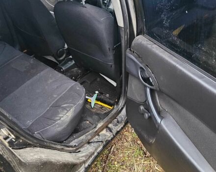 Черный Форд Фокус, объемом двигателя 1.6 л и пробегом 300 тыс. км за 1800 $, фото 11 на Automoto.ua