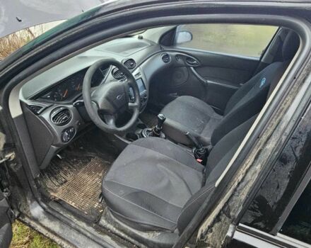 Черный Форд Фокус, объемом двигателя 1.6 л и пробегом 300 тыс. км за 1800 $, фото 7 на Automoto.ua