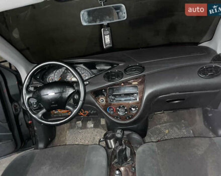 Черный Форд Фокус, объемом двигателя 1.8 л и пробегом 300 тыс. км за 600 $, фото 8 на Automoto.ua