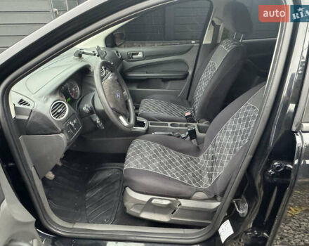 Черный Форд Фокус, объемом двигателя 1.6 л и пробегом 220 тыс. км за 2200 $, фото 12 на Automoto.ua