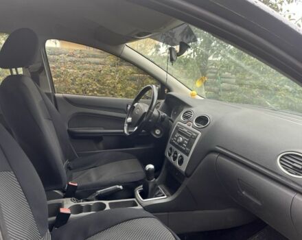 Черный Форд Фокус, объемом двигателя 1.6 л и пробегом 250 тыс. км за 3100 $, фото 3 на Automoto.ua