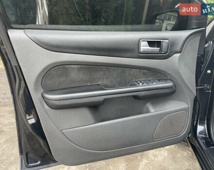 Форд Фокус 2006 в Сумах на Automoto.ua Черный Форд Фокус, объемом двигателя 2 л и пробегом 218 тыс. км за 5500 $, фото 29 на Automoto.ua