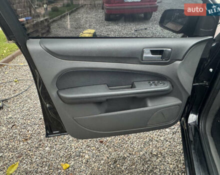 Черный Форд Фокус, объемом двигателя 1.6 л и пробегом 220 тыс. км за 2200 $, фото 14 на Automoto.ua