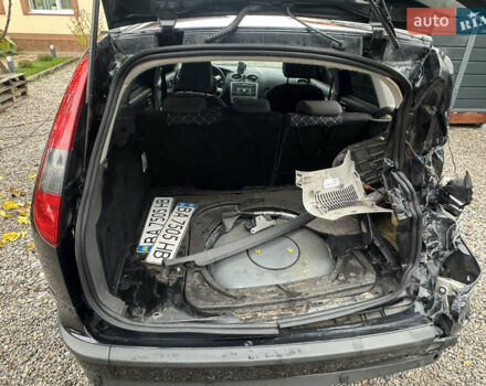 Черный Форд Фокус, объемом двигателя 1.6 л и пробегом 220 тыс. км за 2200 $, фото 17 на Automoto.ua