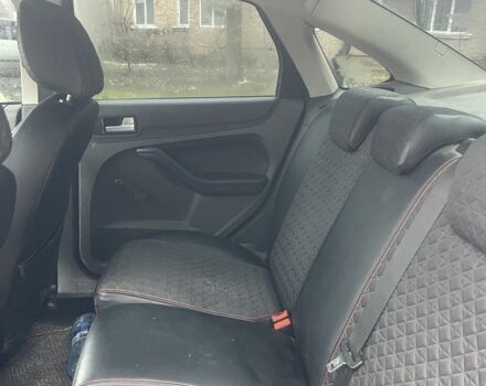 Черный Форд Фокус, объемом двигателя 1.6 л и пробегом 297 тыс. км за 3950 $, фото 9 на Automoto.ua