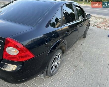 Черный Форд Фокус, объемом двигателя 1.6 л и пробегом 257 тыс. км за 5100 $, фото 4 на Automoto.ua