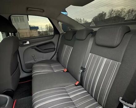 Черный Форд Фокус, объемом двигателя 1.6 л и пробегом 212 тыс. км за 5900 $, фото 9 на Automoto.ua