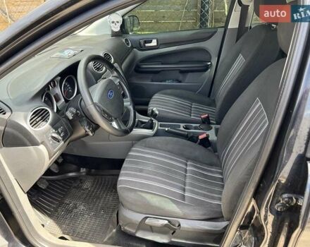 Черный Форд Фокус, объемом двигателя 1.6 л и пробегом 246 тыс. км за 4900 $, фото 3 на Automoto.ua