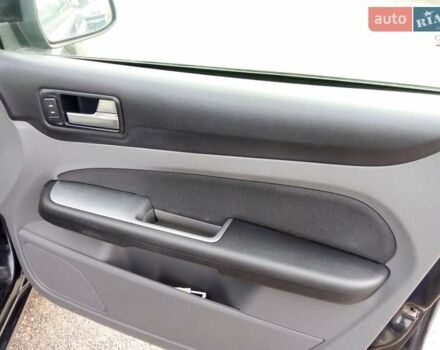 Черный Форд Фокус, объемом двигателя 1.6 л и пробегом 210 тыс. км за 5500 $, фото 17 на Automoto.ua