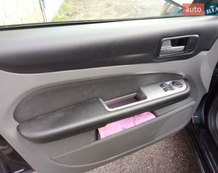 Черный Форд Фокус, объемом двигателя 1.6 л и пробегом 210 тыс. км за 5500 $, фото 19 на Automoto.ua