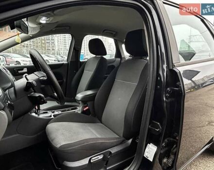 Черный Форд Фокус, объемом двигателя 1.6 л и пробегом 208 тыс. км за 6490 $, фото 9 на Automoto.ua