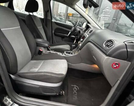 Черный Форд Фокус, объемом двигателя 1.6 л и пробегом 208 тыс. км за 6490 $, фото 12 на Automoto.ua