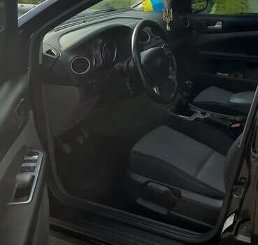 Черный Форд Фокус, объемом двигателя 1.6 л и пробегом 211 тыс. км за 6800 $, фото 13 на Automoto.ua