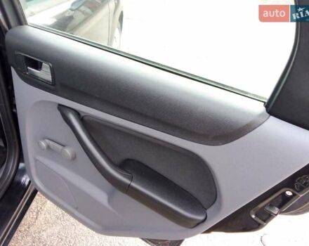 Черный Форд Фокус, объемом двигателя 1.6 л и пробегом 210 тыс. км за 5500 $, фото 18 на Automoto.ua