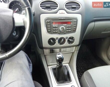 Черный Форд Фокус, объемом двигателя 1.6 л и пробегом 210 тыс. км за 5500 $, фото 11 на Automoto.ua