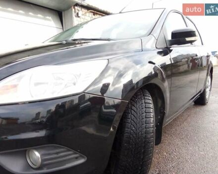 Черный Форд Фокус, объемом двигателя 1.6 л и пробегом 210 тыс. км за 5500 $, фото 7 на Automoto.ua