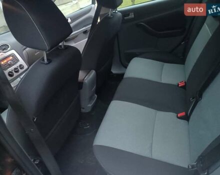 Черный Форд Фокус, объемом двигателя 1.6 л и пробегом 214 тыс. км за 5850 $, фото 9 на Automoto.ua