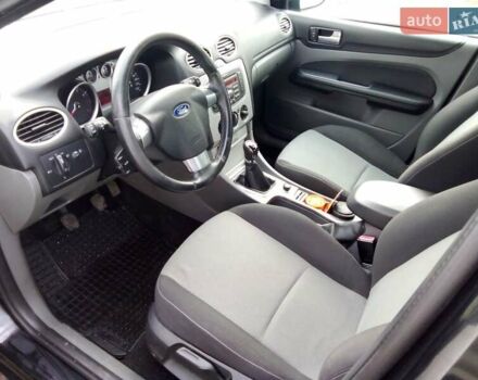 Черный Форд Фокус, объемом двигателя 1.6 л и пробегом 210 тыс. км за 5500 $, фото 12 на Automoto.ua