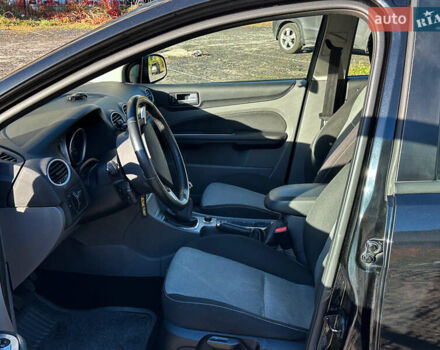 Черный Форд Фокус, объемом двигателя 2 л и пробегом 57 тыс. км за 9800 $, фото 9 на Automoto.ua