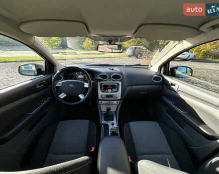 Черный Форд Фокус, объемом двигателя 2 л и пробегом 57 тыс. км за 9800 $, фото 10 на Automoto.ua