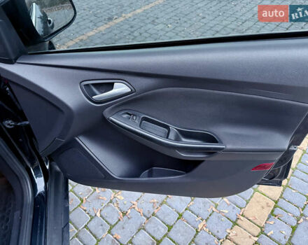 Черный Форд Фокус, объемом двигателя 1.6 л и пробегом 121 тыс. км за 7900 $, фото 3 на Automoto.ua