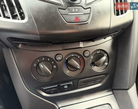 Черный Форд Фокус, объемом двигателя 2 л и пробегом 110 тыс. км за 5799 $, фото 17 на Automoto.ua