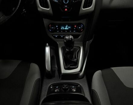 Черный Форд Фокус, объемом двигателя 1.6 л и пробегом 199 тыс. км за 7800 $, фото 14 на Automoto.ua