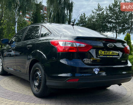 Форд Фокус 2013 в Львове на Automoto.ua Черный Форд Фокус, объемом двигателя 2 л и пробегом 230 тыс. км за 6999 $, фото 4 на Automoto.ua