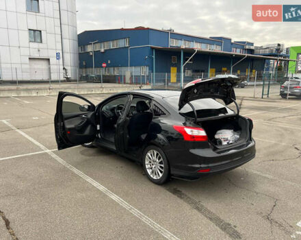 Черный Форд Фокус, объемом двигателя 2 л и пробегом 300 тыс. км за 7500 $, фото 22 на Automoto.ua