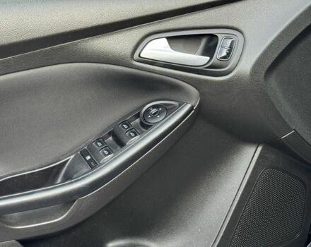 Чорний Форд Фокус, об'ємом двигуна 2 л та пробігом 165 тис. км за 7800 $, фото 8 на Automoto.ua