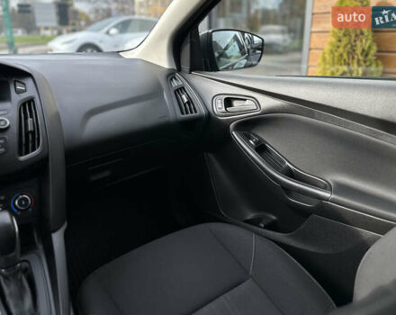 Чорний Форд Фокус, об'ємом двигуна 2 л та пробігом 121 тис. км за 9200 $, фото 42 на Automoto.ua