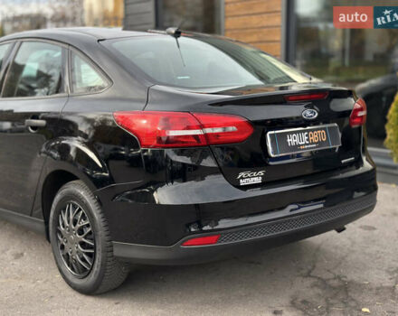 Чорний Форд Фокус, об'ємом двигуна 2 л та пробігом 121 тис. км за 9200 $, фото 13 на Automoto.ua