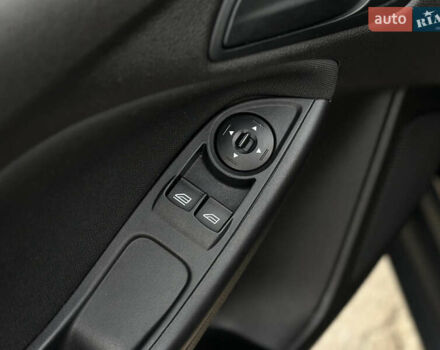 Чорний Форд Фокус, об'ємом двигуна 2 л та пробігом 121 тис. км за 9200 $, фото 23 на Automoto.ua