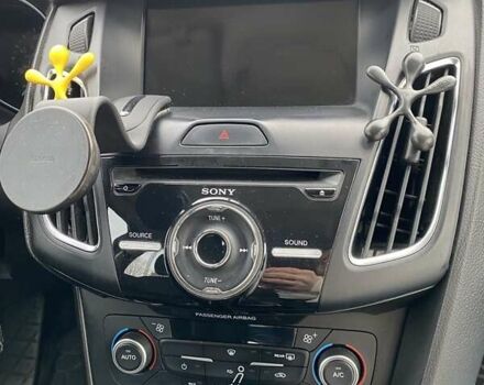 Черный Форд Фокус, объемом двигателя 2 л и пробегом 190 тыс. км за 9600 $, фото 16 на Automoto.ua