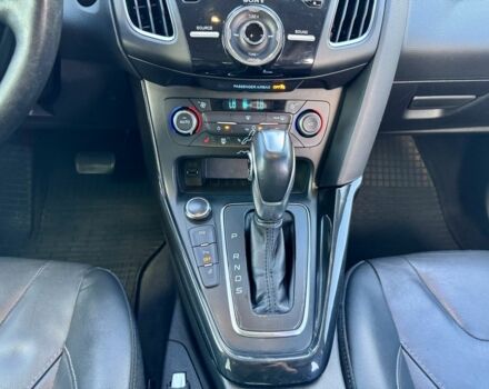 Чорний Форд Фокус, об'ємом двигуна 2 л та пробігом 145 тис. км за 9800 $, фото 16 на Automoto.ua