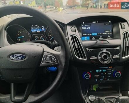 Чорний Форд Фокус, об'ємом двигуна 2 л та пробігом 95 тис. км за 9480 $, фото 22 на Automoto.ua