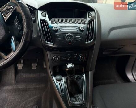 Чорний Форд Фокус, об'ємом двигуна 2 л та пробігом 99 тис. км за 8000 $, фото 6 на Automoto.ua