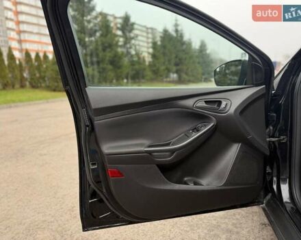 Чорний Форд Фокус, об'ємом двигуна 2 л та пробігом 99 тис. км за 8000 $, фото 17 на Automoto.ua