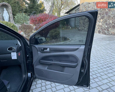 Чорний Форд Фокус, об'ємом двигуна 1.6 л та пробігом 294 тис. км за 4300 $, фото 30 на Automoto.ua