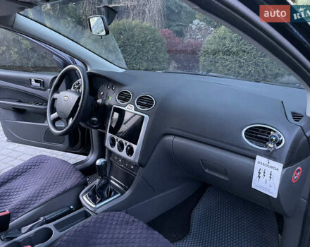 Чорний Форд Фокус, об'ємом двигуна 1.6 л та пробігом 294 тис. км за 4300 $, фото 31 на Automoto.ua