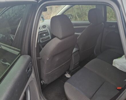 Черный Форд Фокус, объемом двигателя 1.6 л и пробегом 289 тыс. км за 4400 $, фото 3 на Automoto.ua